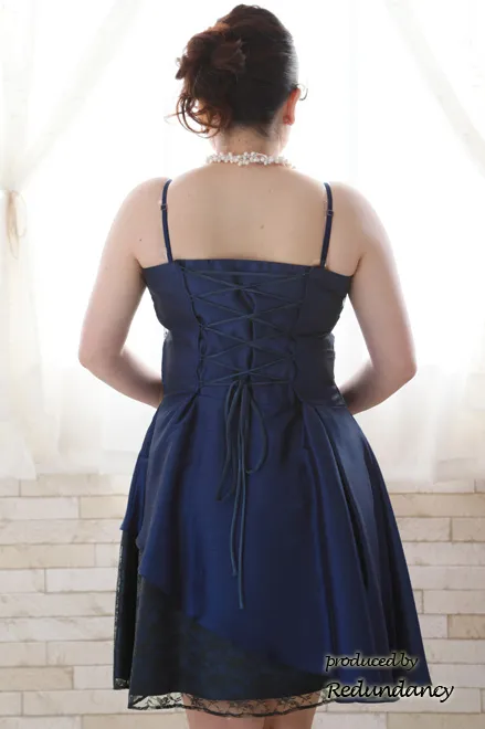 ネイビーのシャンタンレースドレス