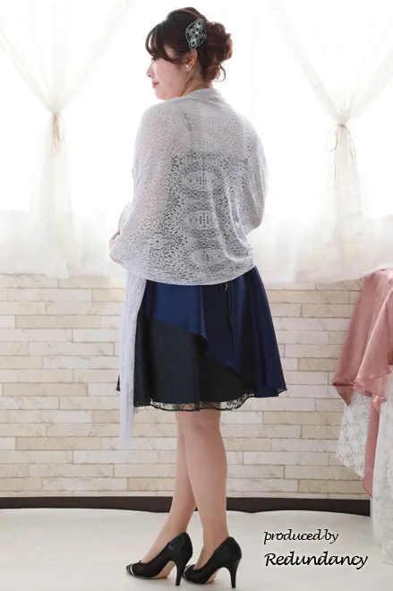 ネイビーのシャンタンレースドレス