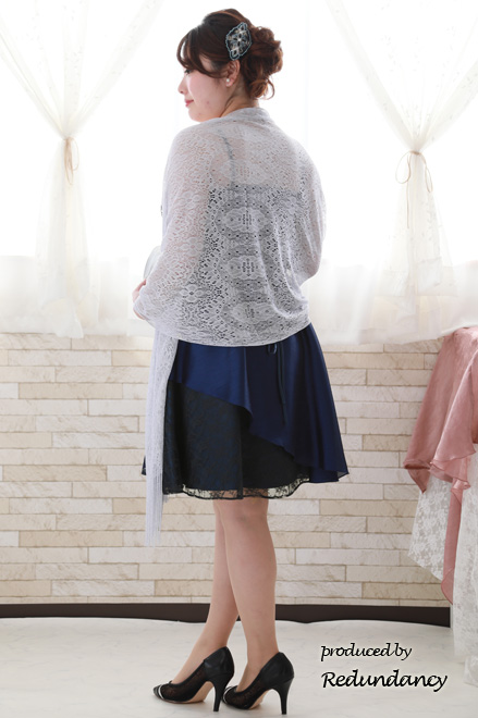 ネイビーのシャンタンレースドレス