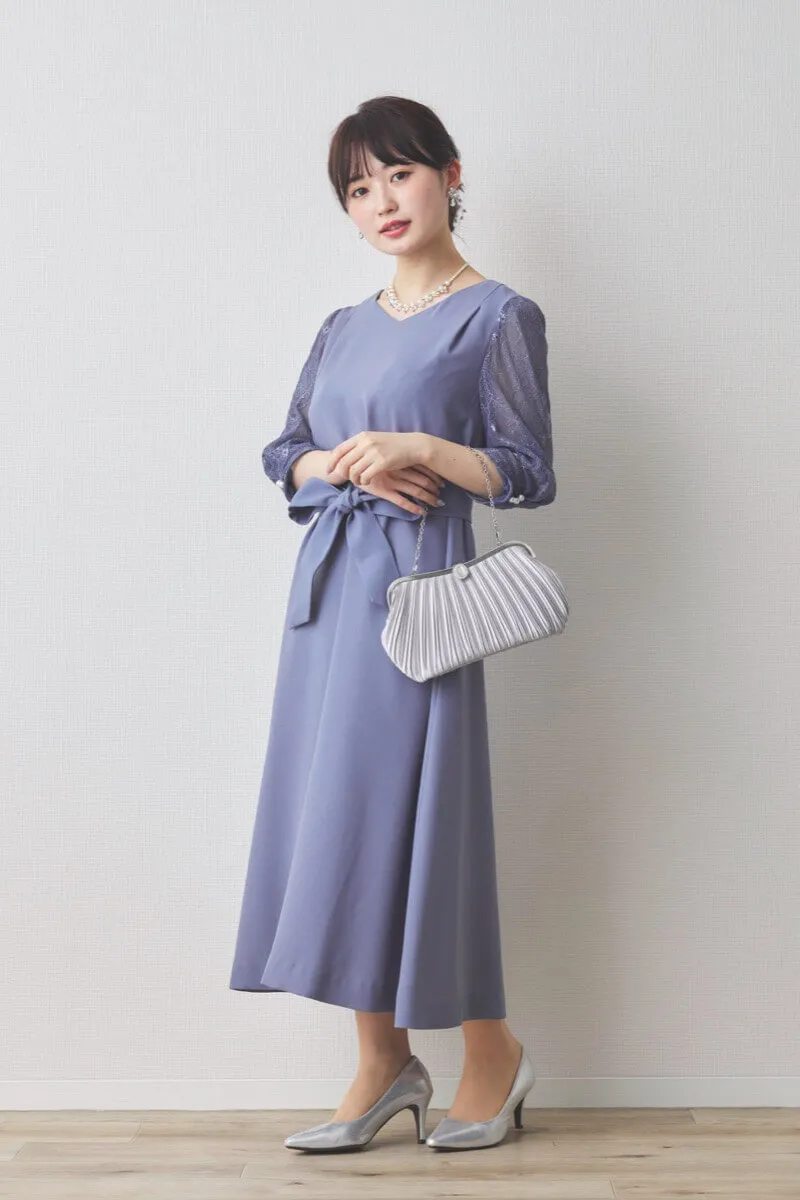 ブルーのレース袖Aラインドレス