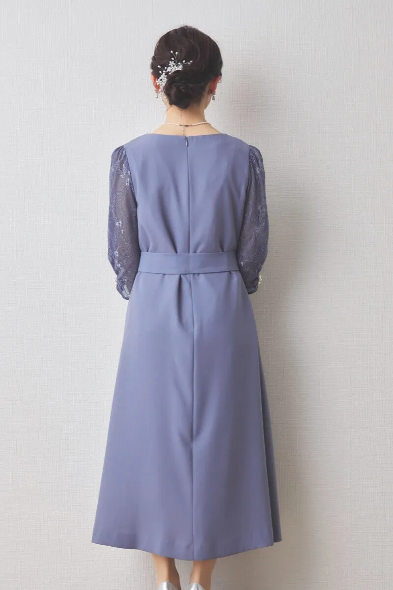 ブルーのレース袖Aラインドレス