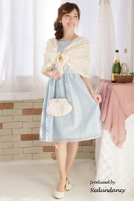 ライトベージュのスパンコール付フリルストール