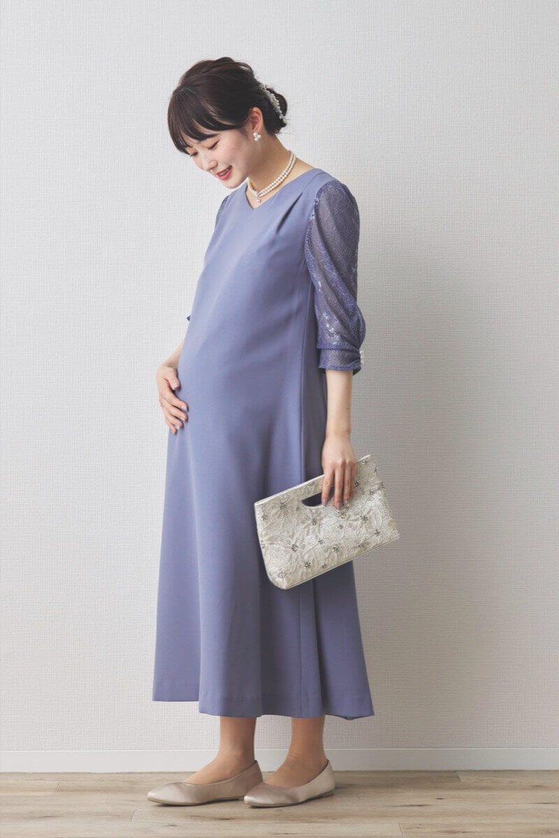 ブルーのレース袖Aラインドレス