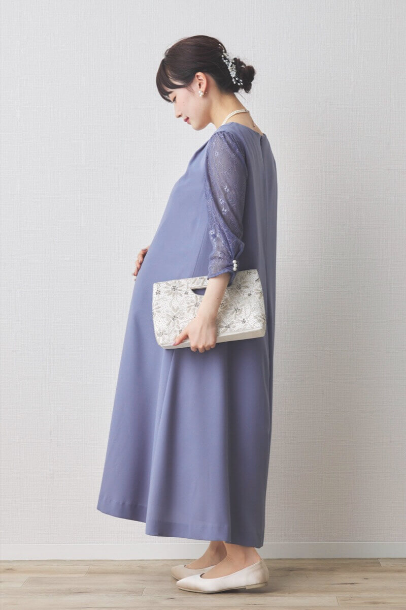 ブルーのレース袖Aラインドレス