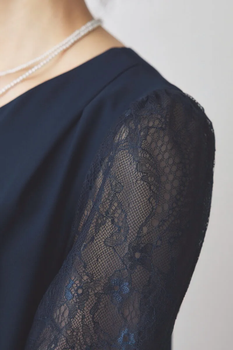 ネイビーのレース袖Aラインドレス