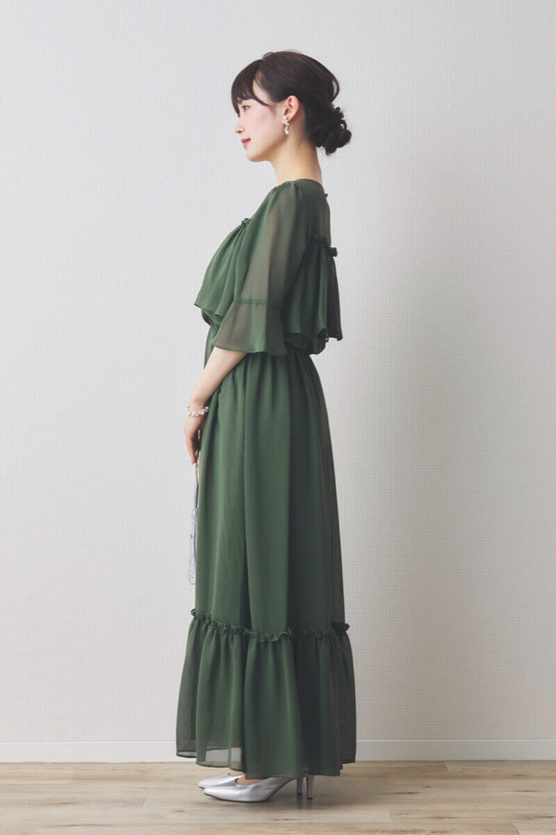 グリーンの授乳口付きフリルシフォンドレス