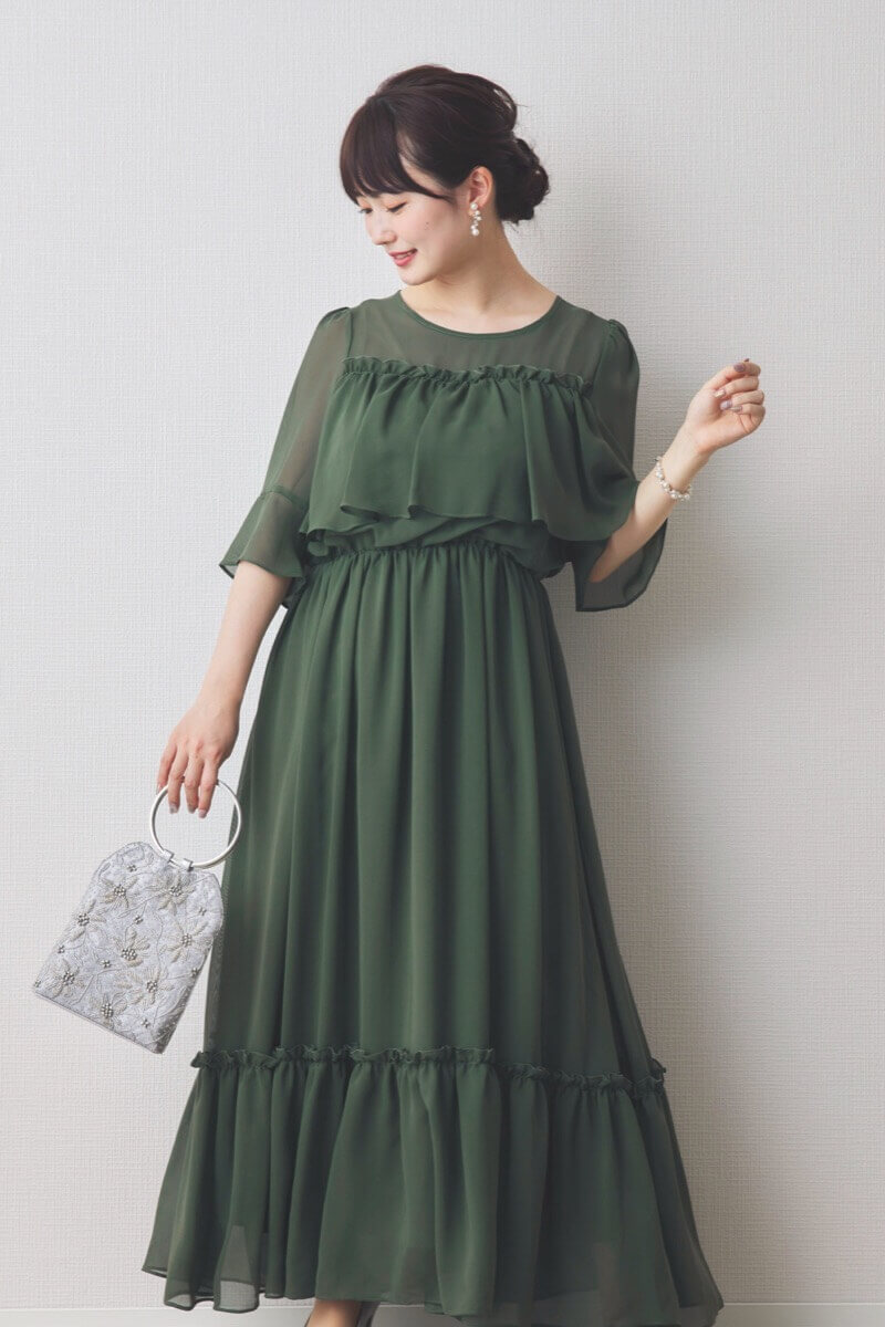 グリーンの授乳口付きフリルシフォンドレス