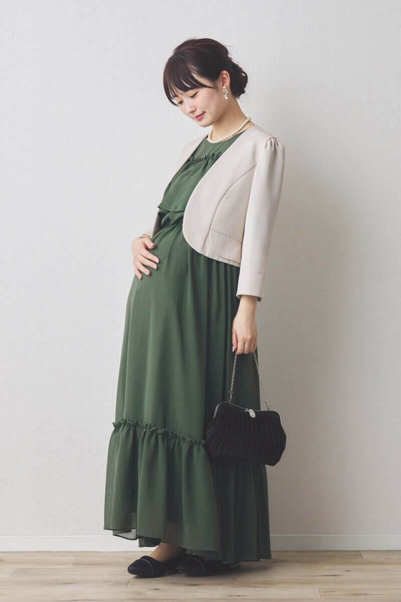 グリーンの授乳口付きフリルシフォンドレス