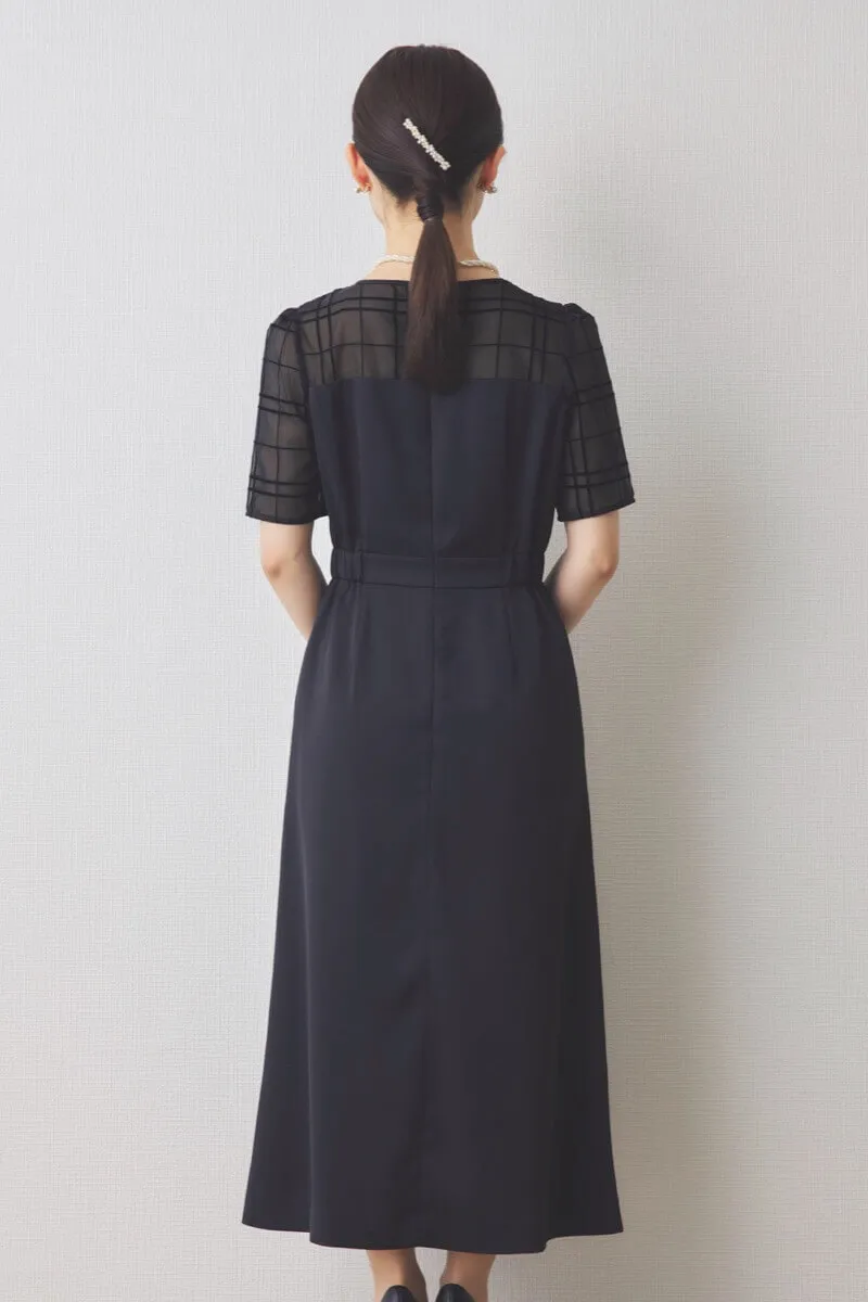 ブラックのチェックデザインペンシルドレス