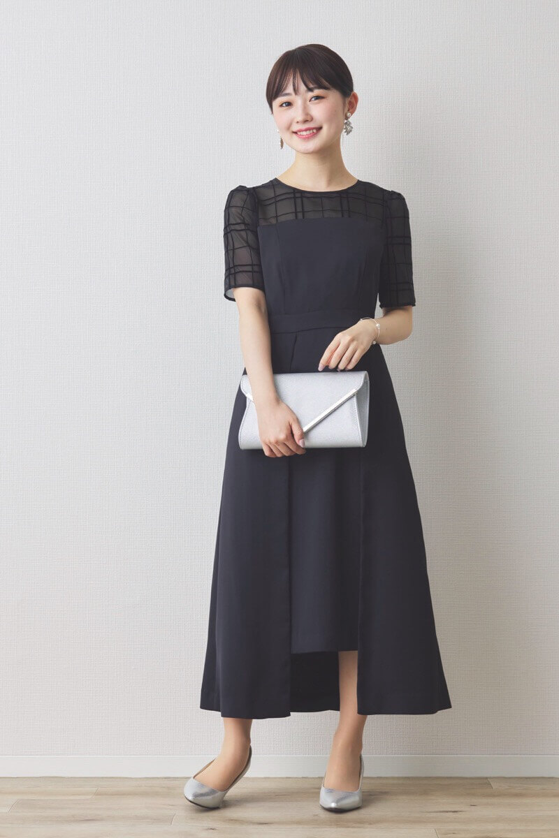 ブラックのチェックデザインペンシルドレス