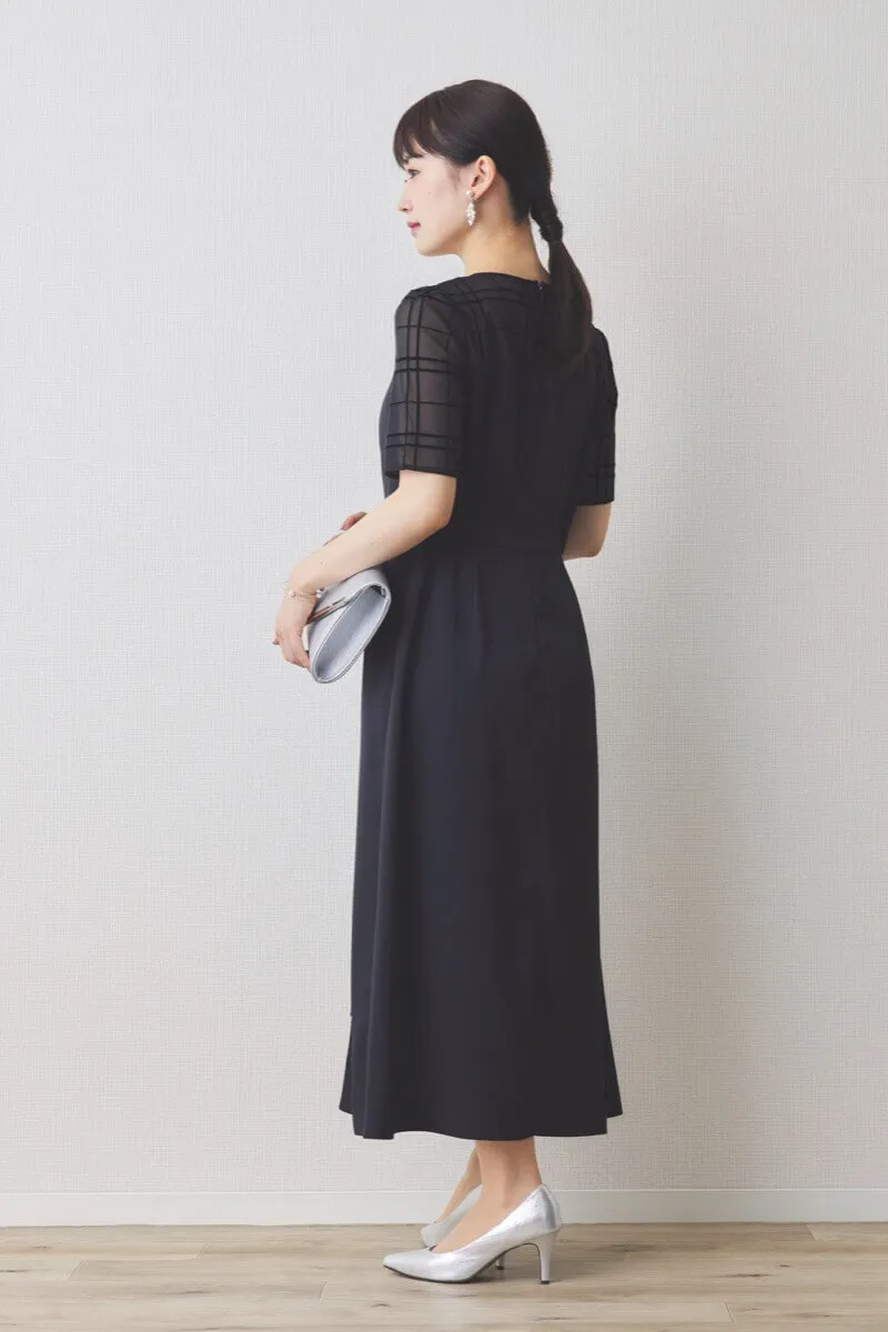 ブラックのチェックデザインペンシルドレス