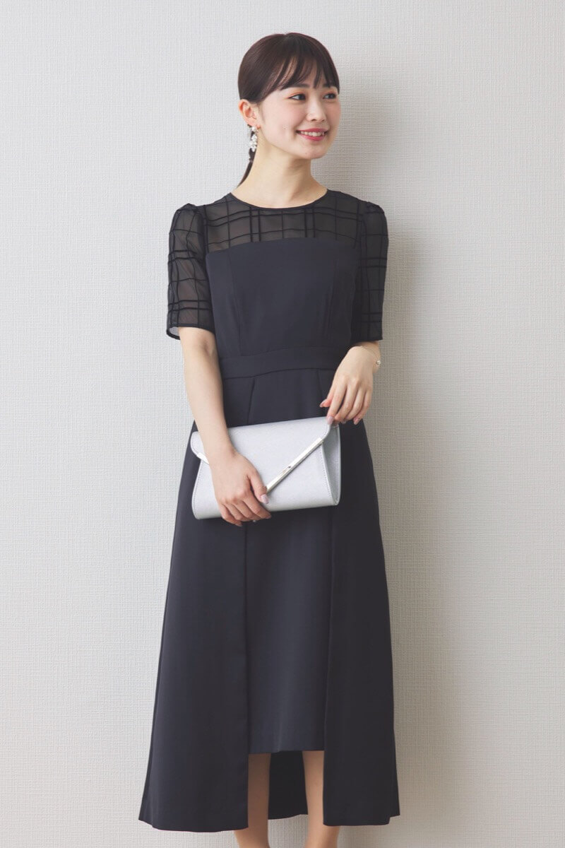 ブラックのチェックデザインペンシルドレス