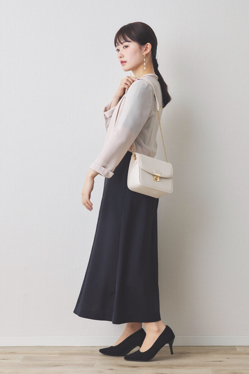 ブラックのチェックデザインペンシルドレス