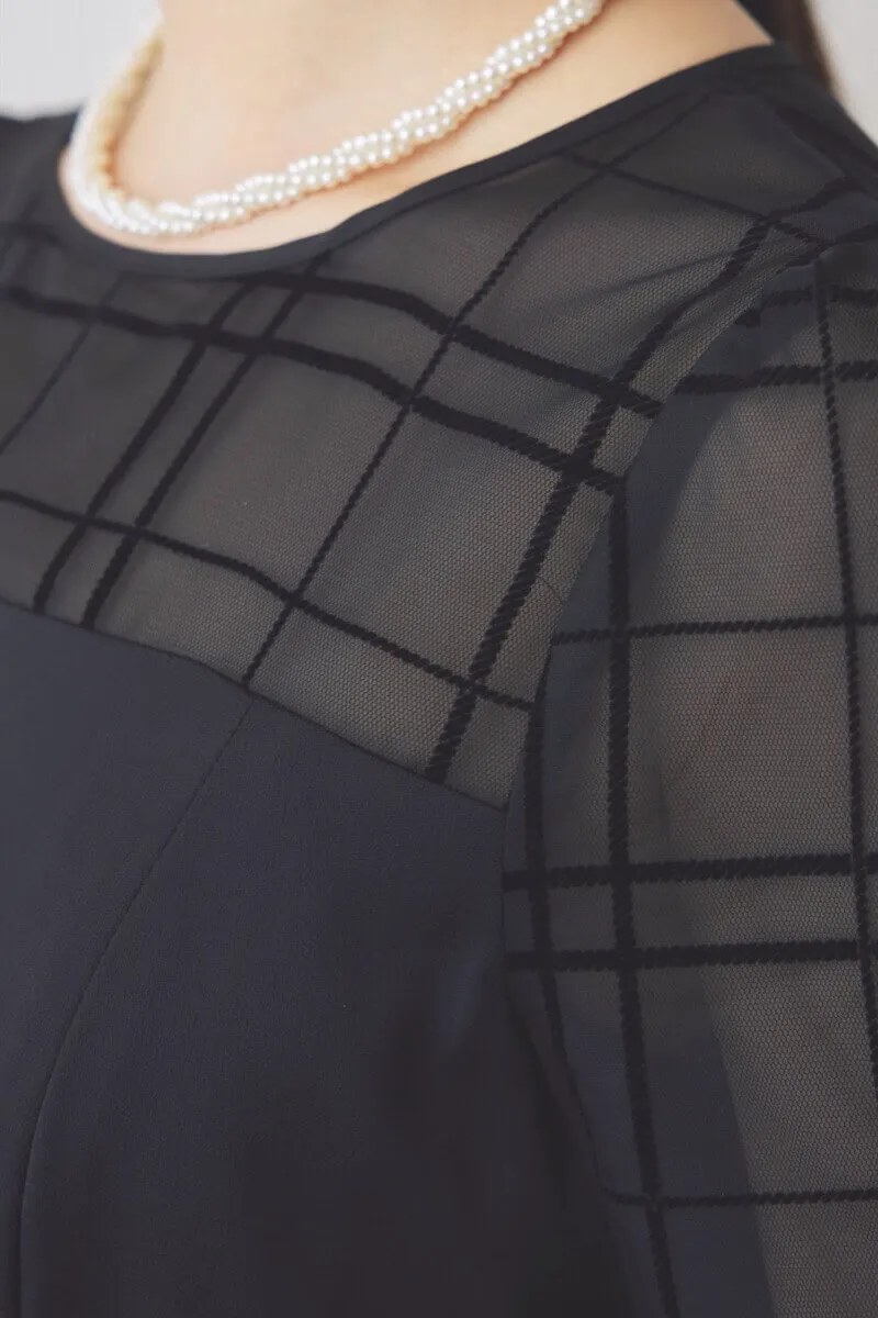 ブラックのチェックデザインペンシルドレス