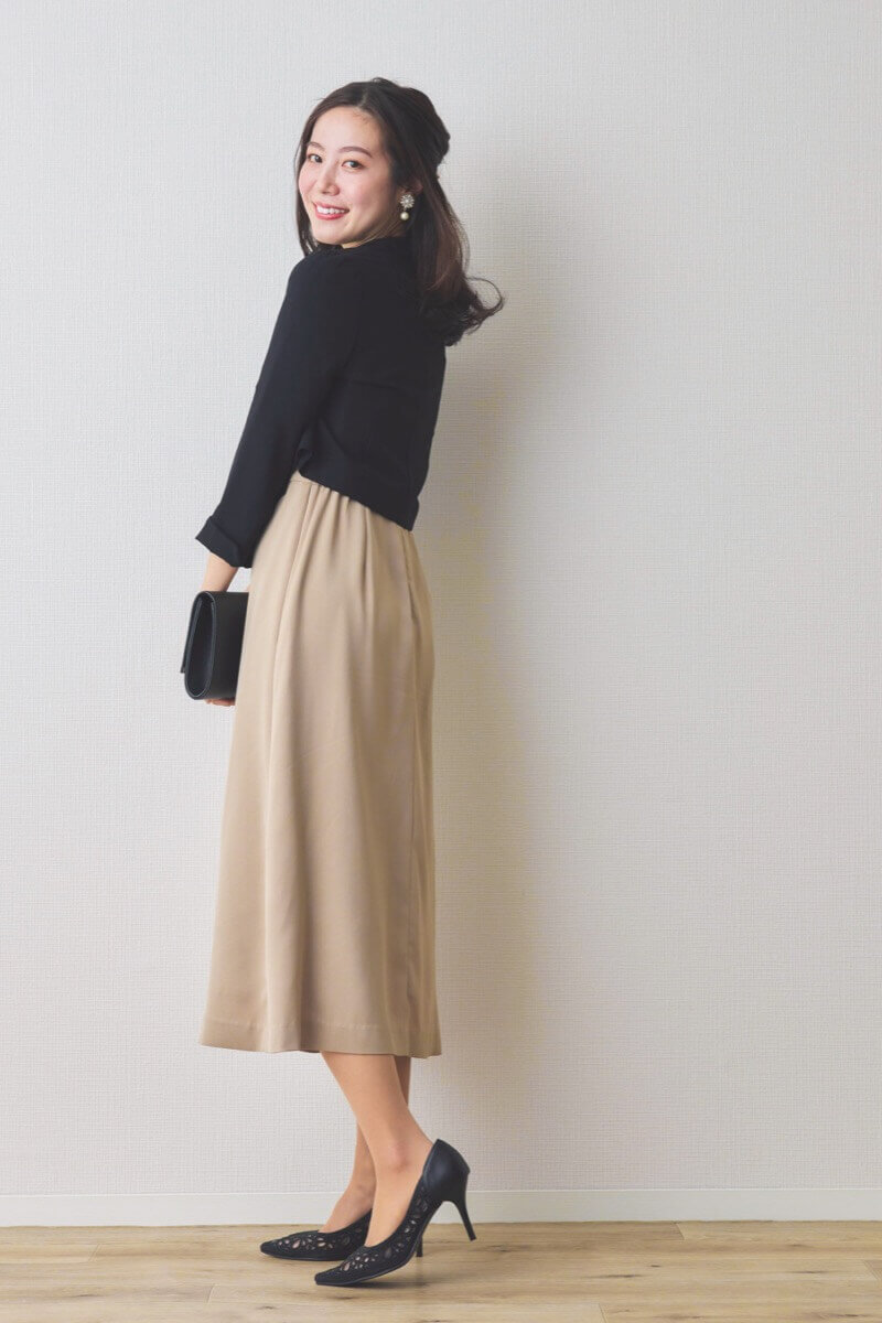 ベージュのチェックデザインペンシルドレス