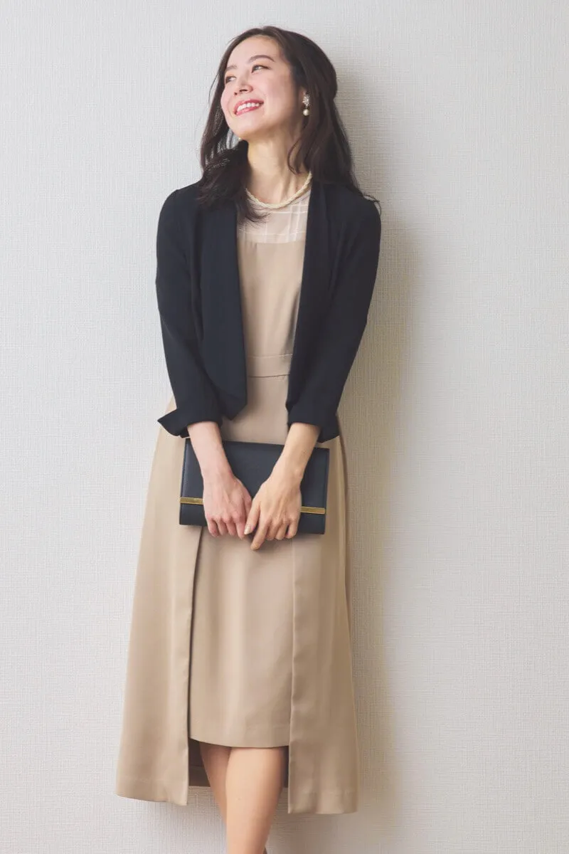 ベージュのチェックデザインペンシルドレス