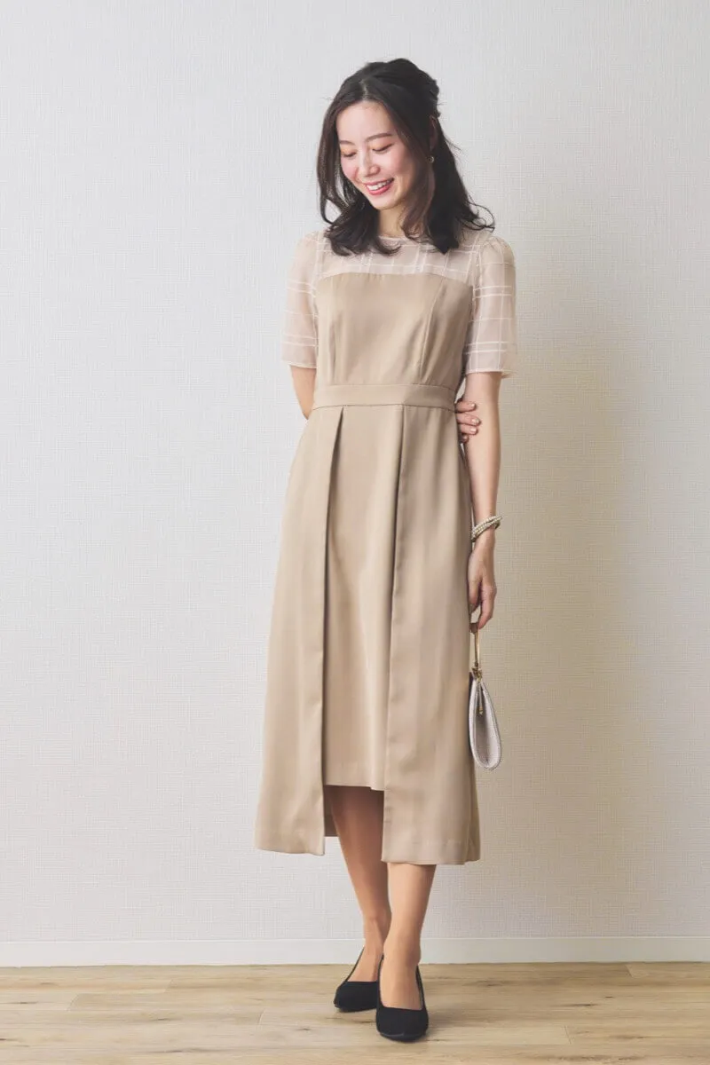 ベージュのチェックデザインペンシルドレス