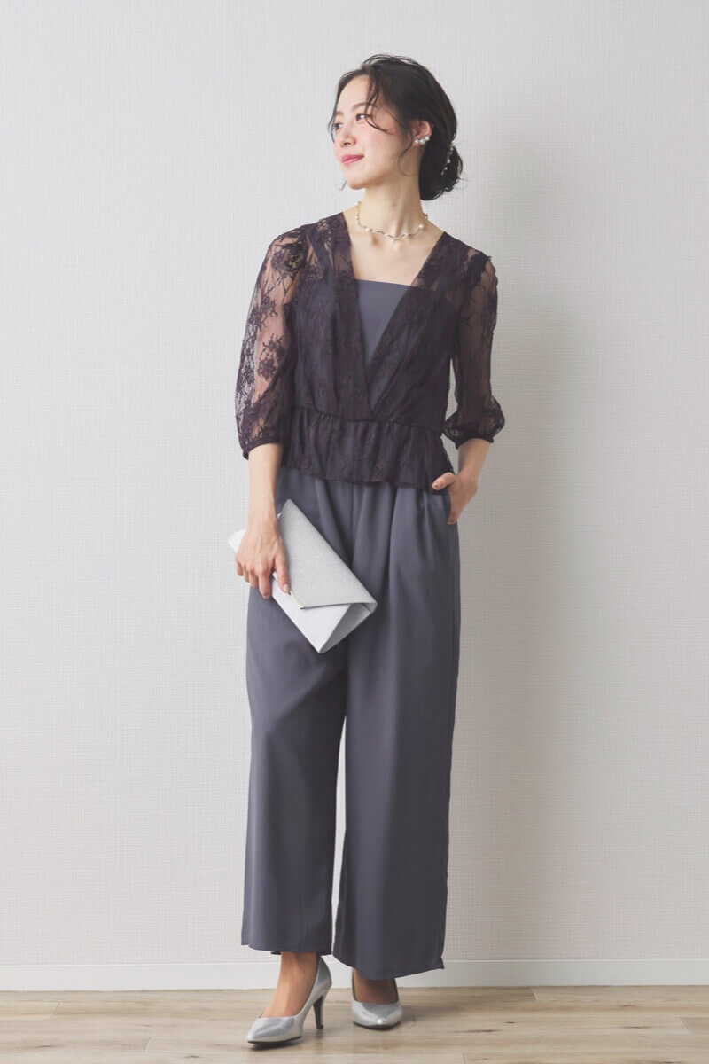 ダルブルーのレースコンビパンツドレス