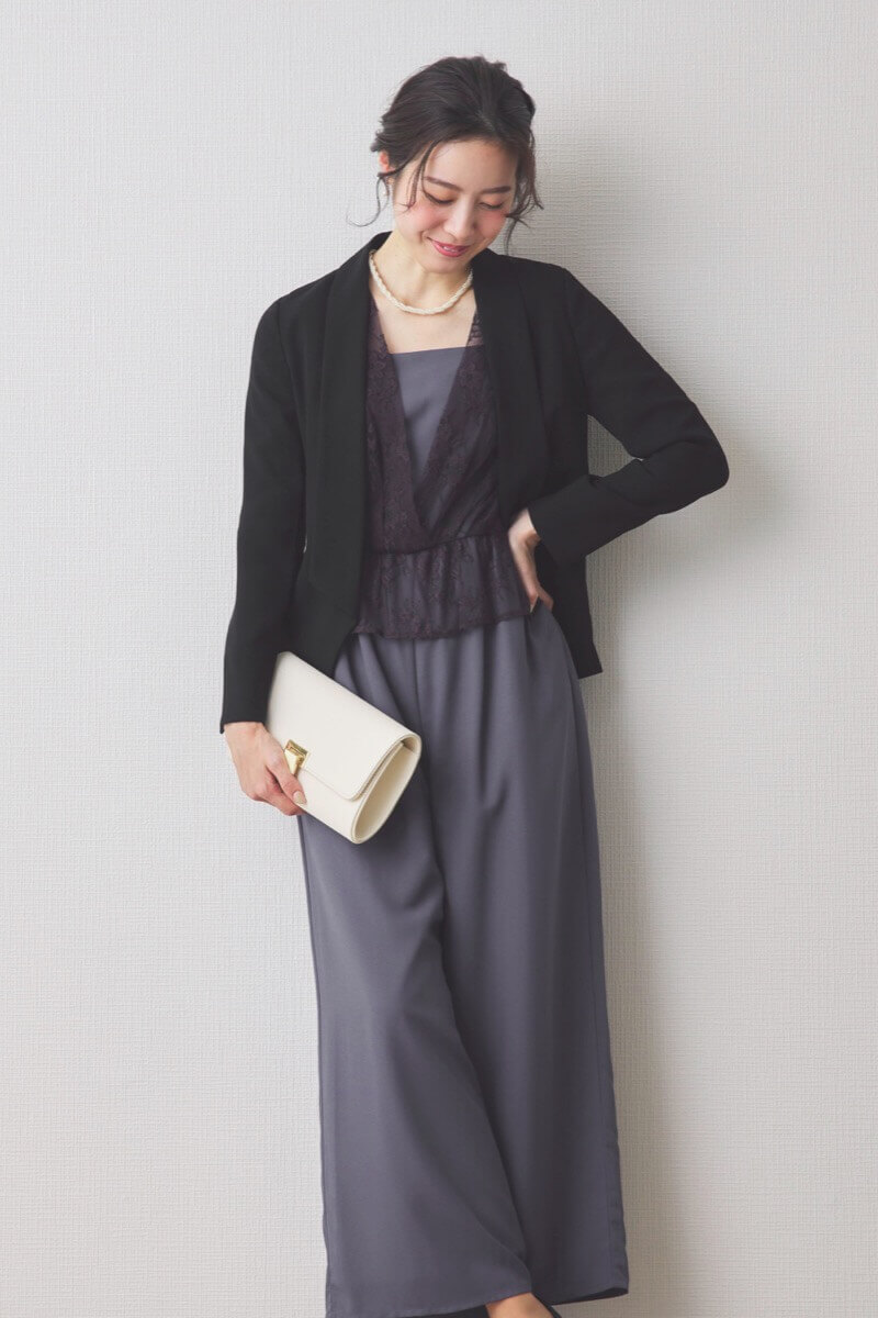 ダルブルーのレースコンビパンツドレス