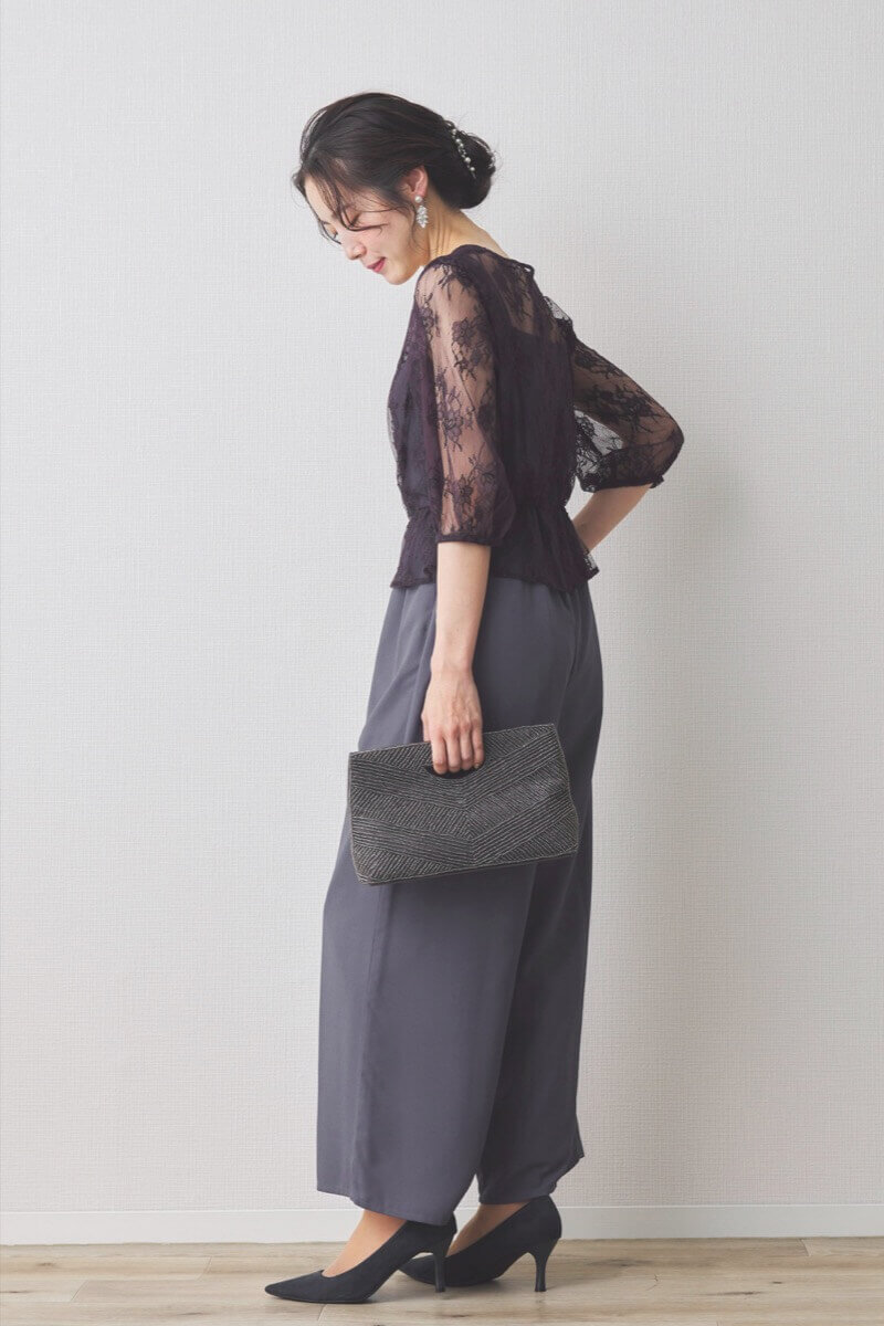 ダルブルーのレースコンビパンツドレス