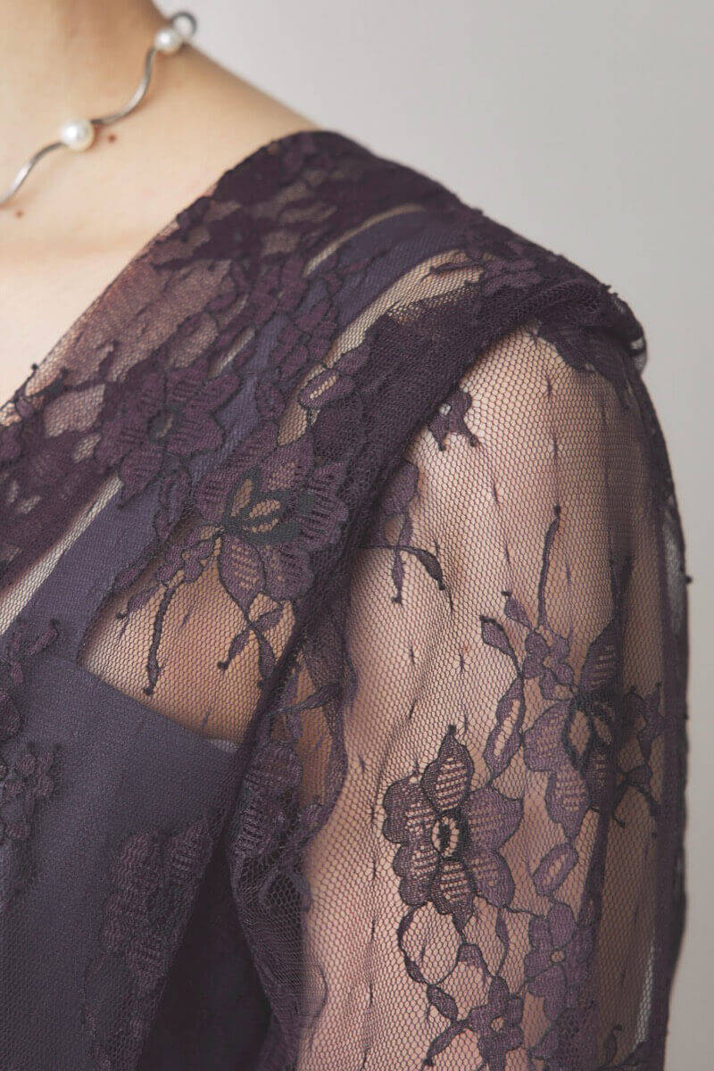 ダルブルーのレースコンビパンツドレス