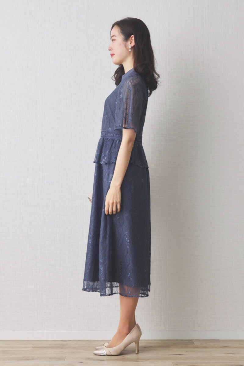 インディゴブルーのペプラムレースドレス