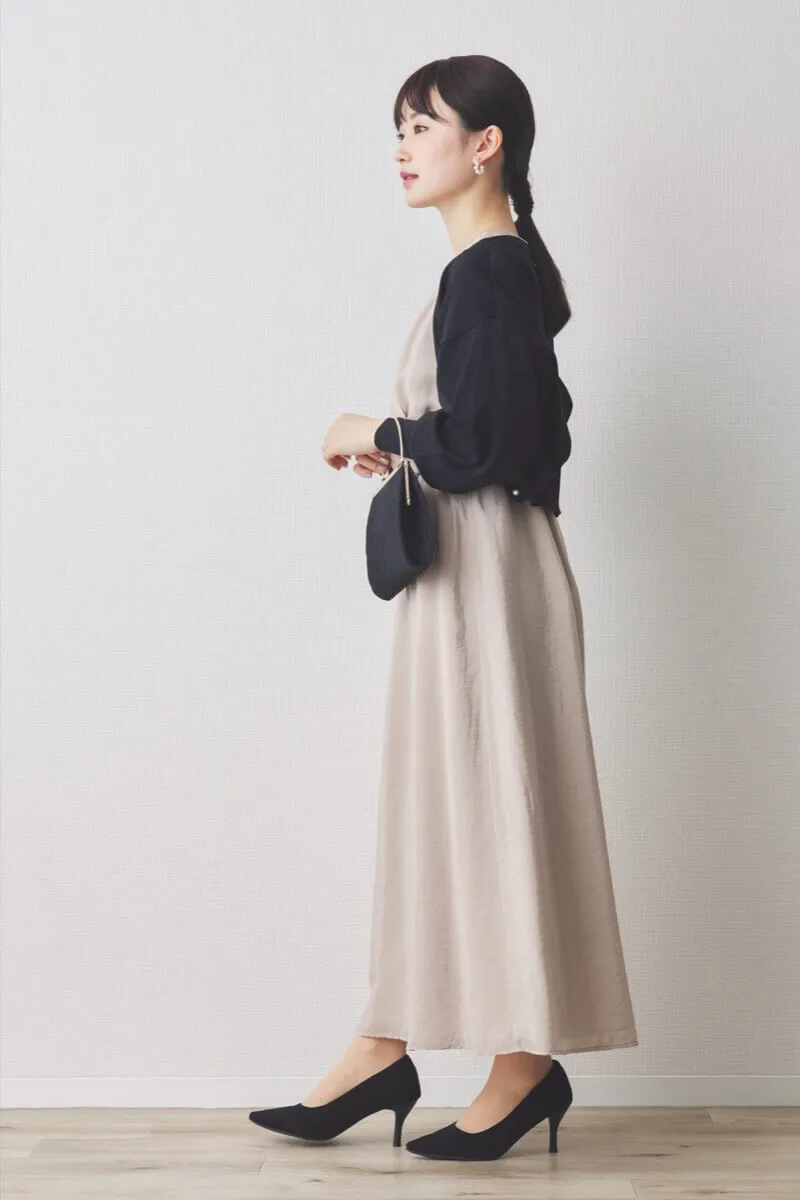 ベージュのレースカシュクールドレス