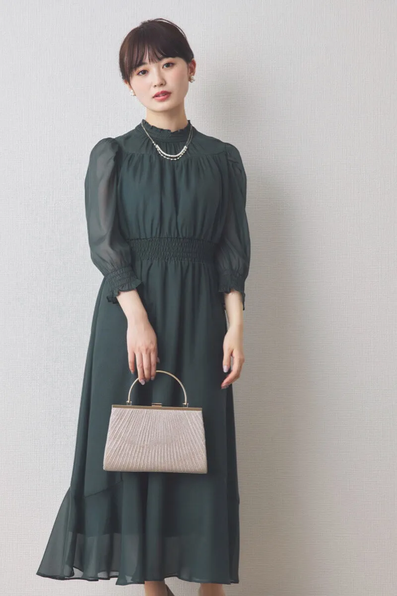 ダークグリーンのハイネックラメシフォンドレス