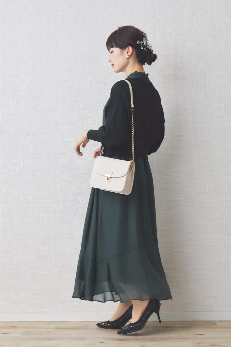 ダークグリーンのハイネックラメシフォンドレス