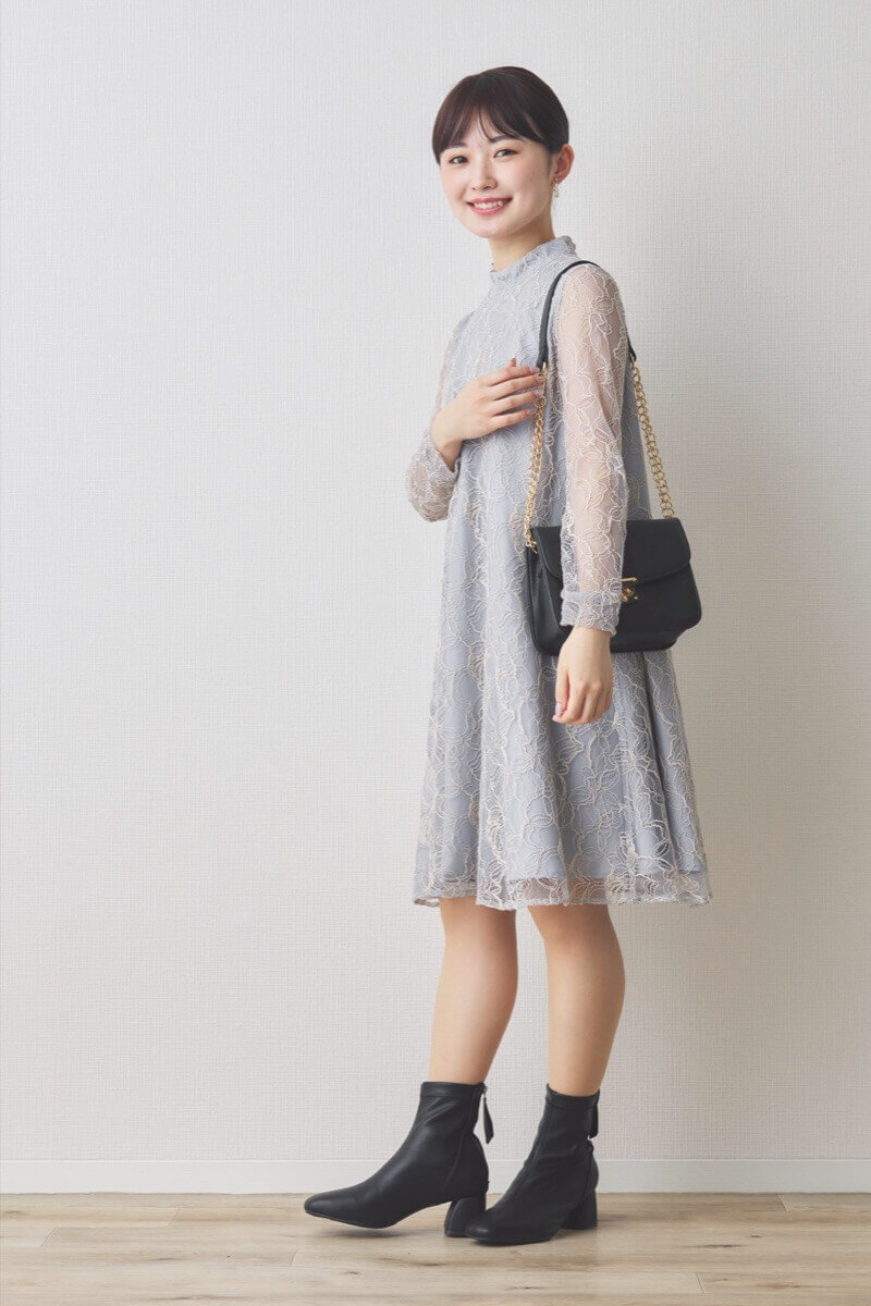 ブルーグレーのシアーレースAラインドレス