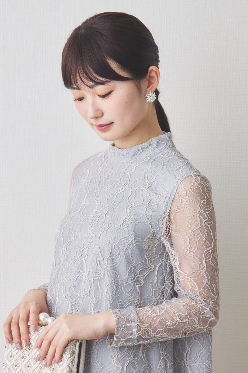 ブルーグレーのシアーレースAラインドレス