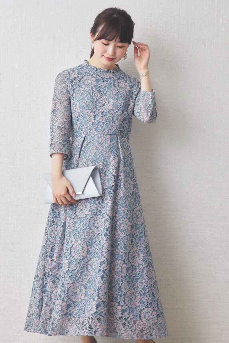 ブルーのミックスレースクラシカルドレス