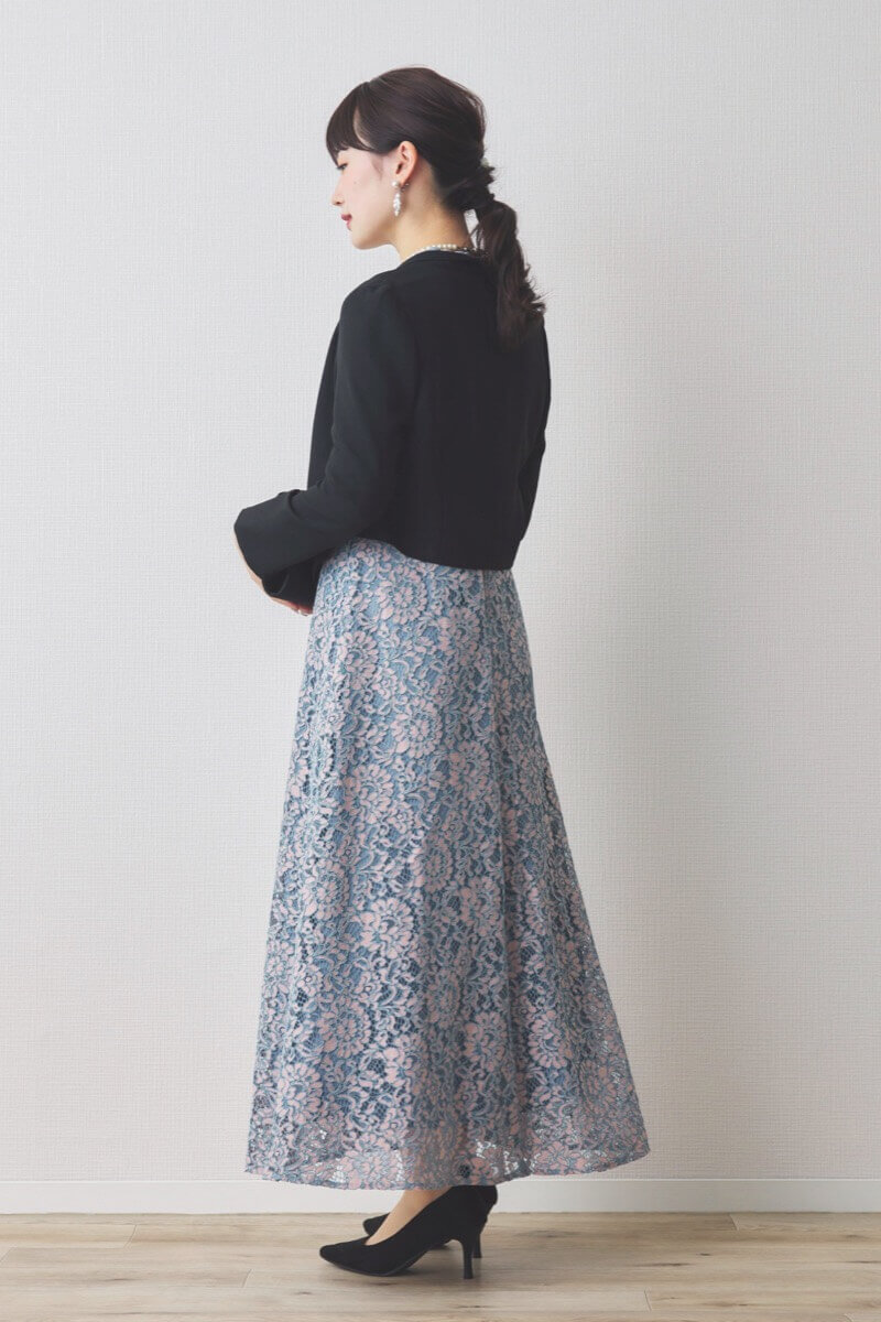 ブルーのミックスレースクラシカルドレス