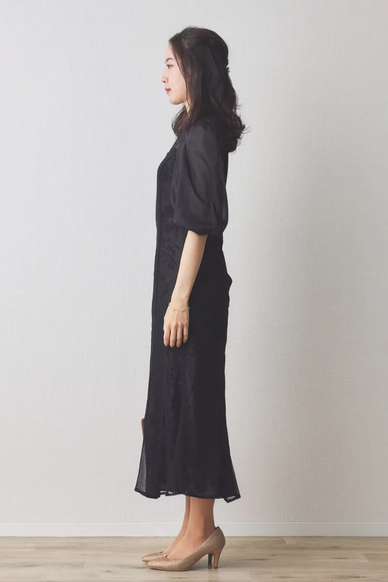 ブラックの花柄オーガンジーパフスリーブドレス