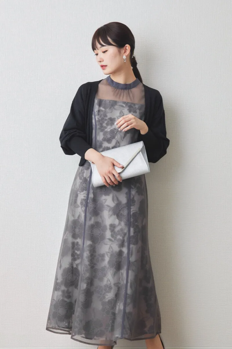 ブルーの花柄オーガンジーパフスリーブドレス