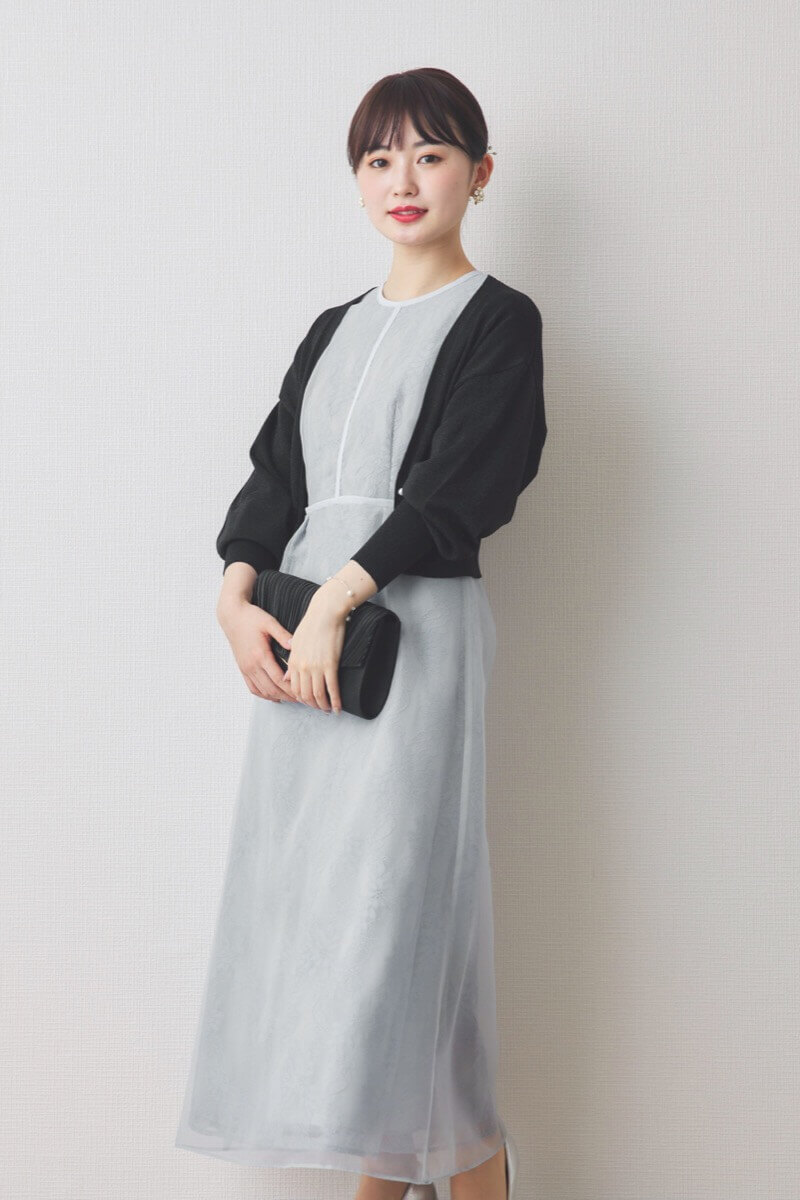 ブルーグレーのシアーレースパイピングドレス