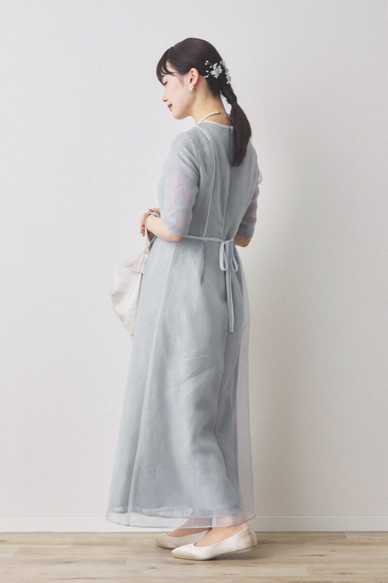 ブルーグレーのシアーレースパイピングドレス