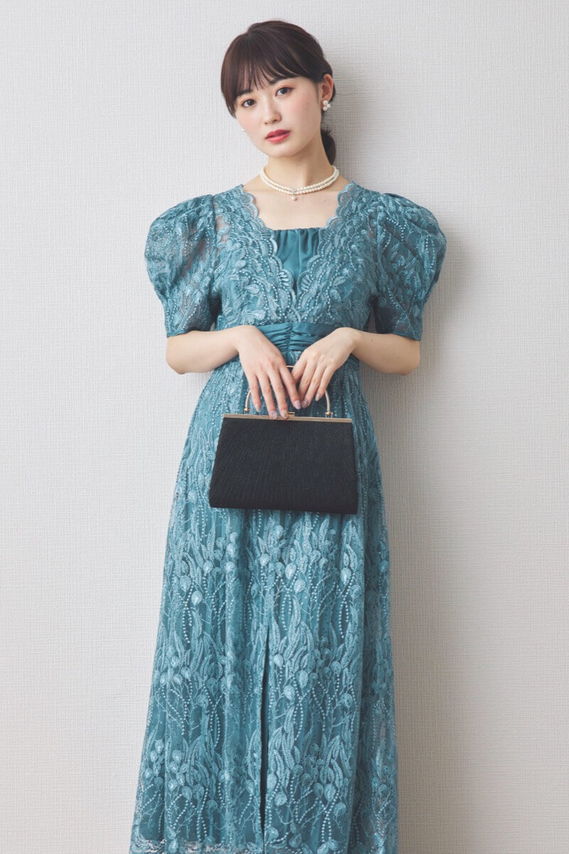 ブルーのレイヤードシャイニーグラスドレス