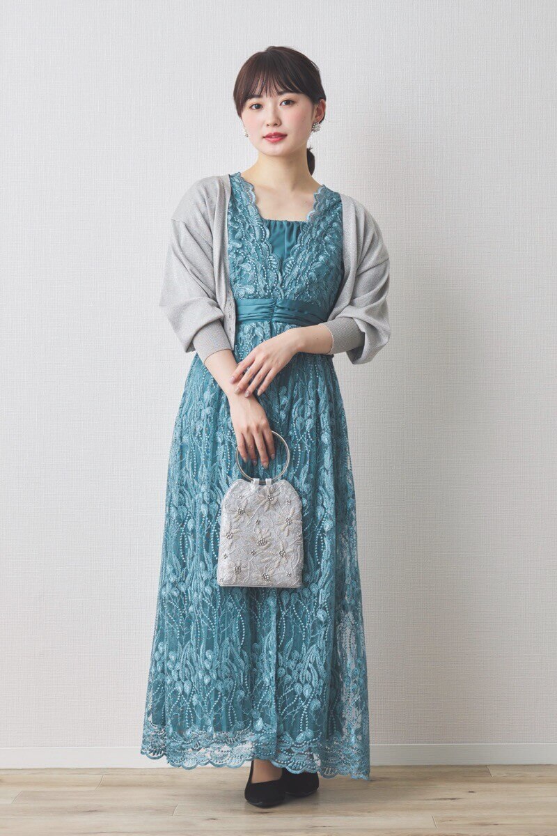 ブルーのレイヤードシャイニーグラスドレス