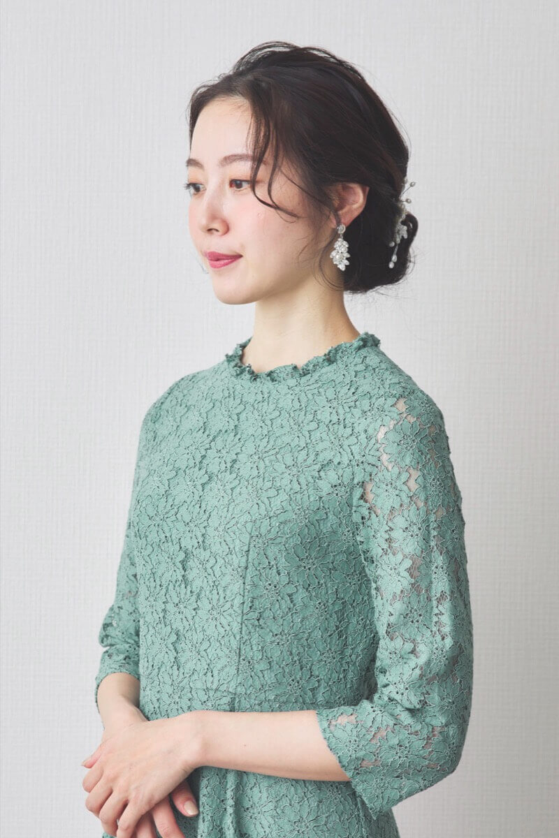 グリーンのミックスレースドレス