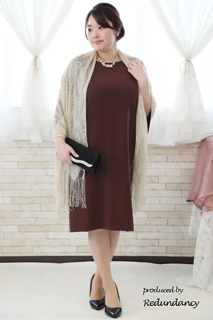 ワインレッドのケープスリーブドレス