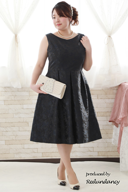 ネイビーの花柄タック入りノースリーブドレス