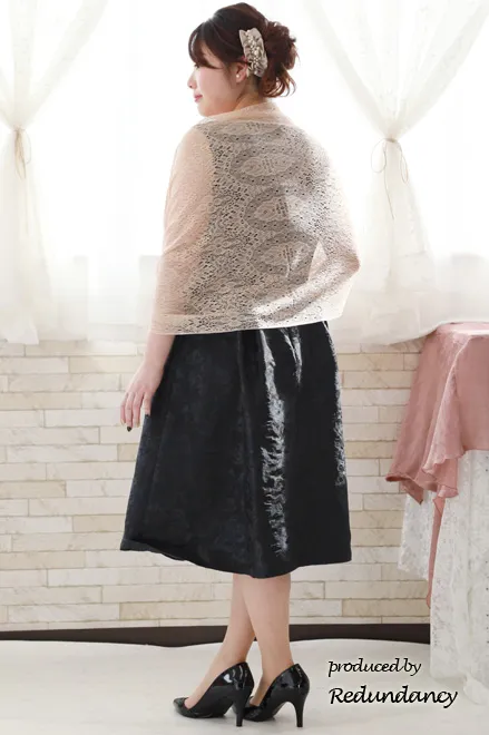 ネイビーの花柄タック入りノースリーブドレス