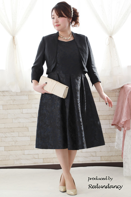 ネイビーの花柄タック入りノースリーブドレス