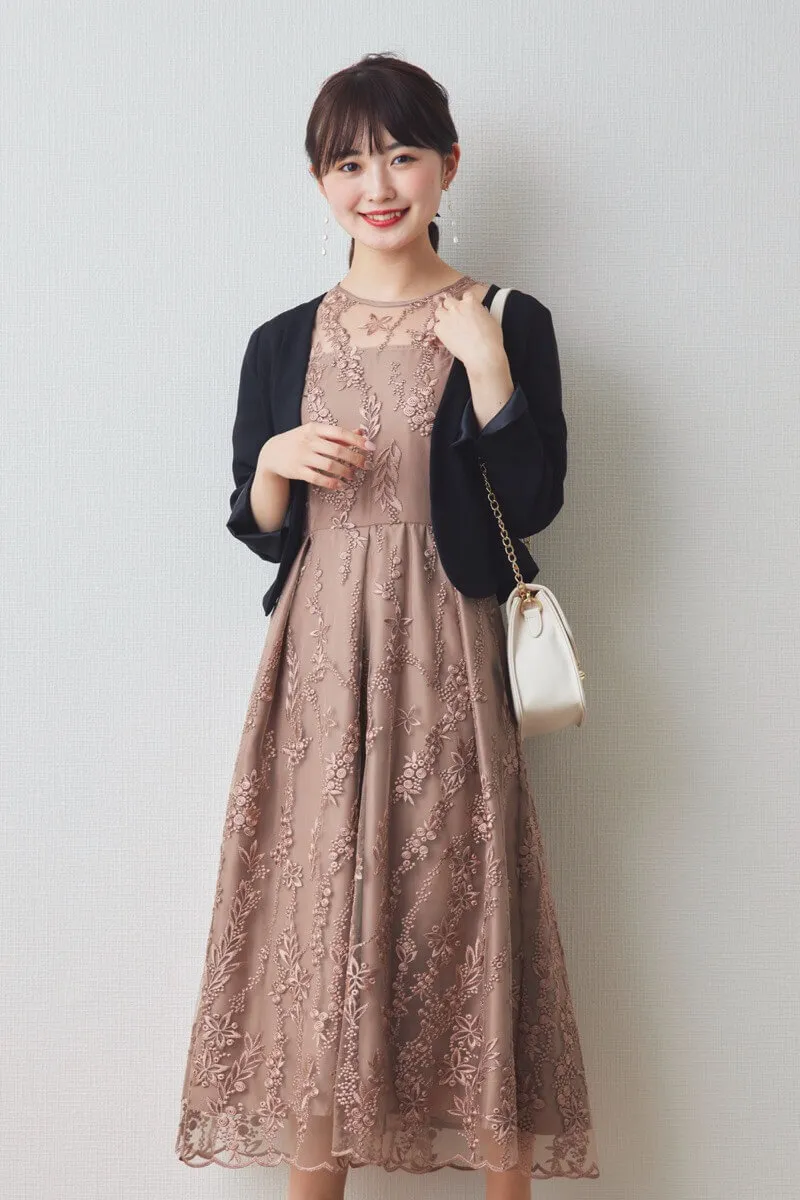 モカの花柄刺繍ミディ丈ドレス