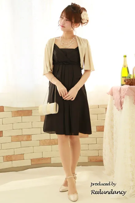 ゴールドのラメ入り五分袖ボレロ