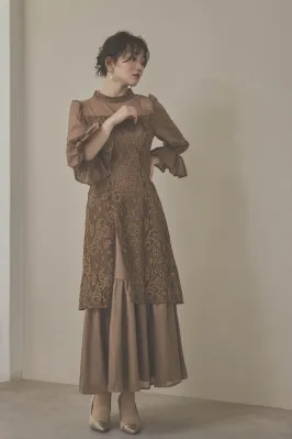 モカのシャーリングスリーブ花柄レースドレス /Select Shop