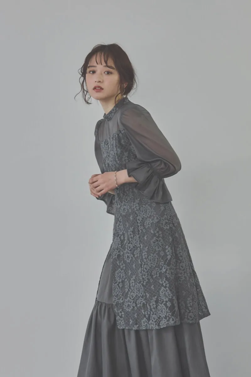 チャコールグレーのシャーリングスリーブ花柄レースドレス