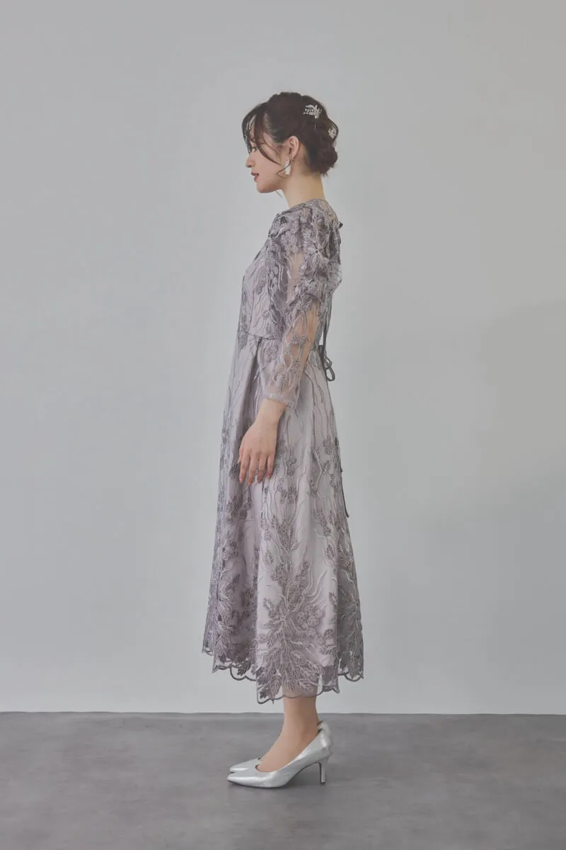 チャコールのボリュームスリーブ刺繍ドレス