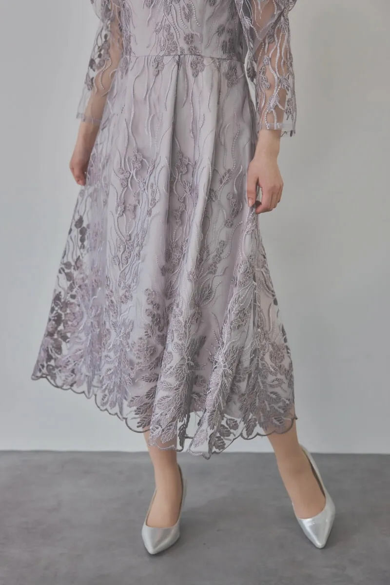 チャコールのボリュームスリーブ刺繍ドレス